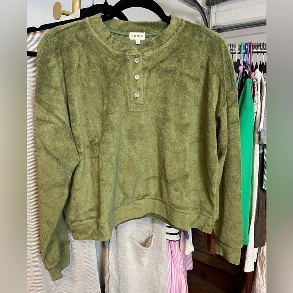 DONNI Terry Henley Sweatshirt Basil - Picture 2 of 7